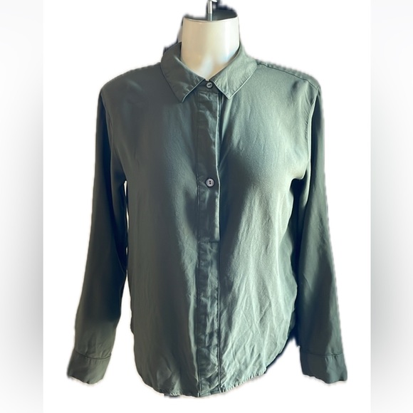 KELLY RENEE Versatile Green Long Sleeve Hi-low Top - Picture 3 of 8